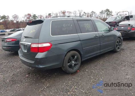 2006 Honda Odyssey Touring z USA, uszkodzony, nr VIN 5FNRL38896B083030